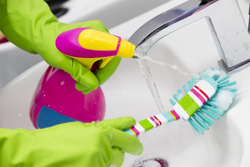 Cleaning company in NW2 performing detailed office cleaning