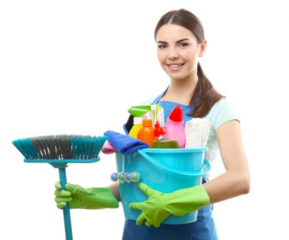 Living room dusting and floor cleaning in an NW2 tenancy clean